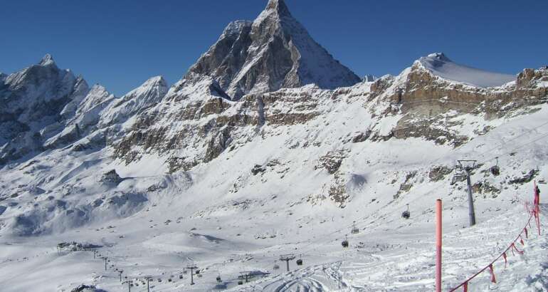 Mountain Ski Transfer from Turin airport TRN to Breuil Cervinia Aosta Valley