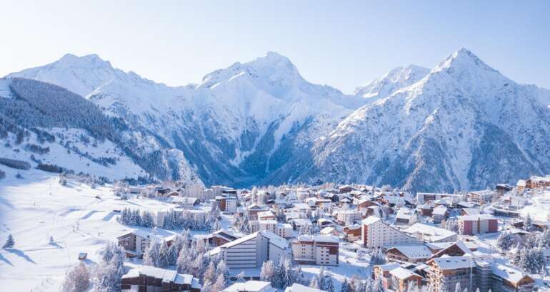 Mountain Ski Transfer from Turin airport TRN to from Turin to Les Deux Alpes France